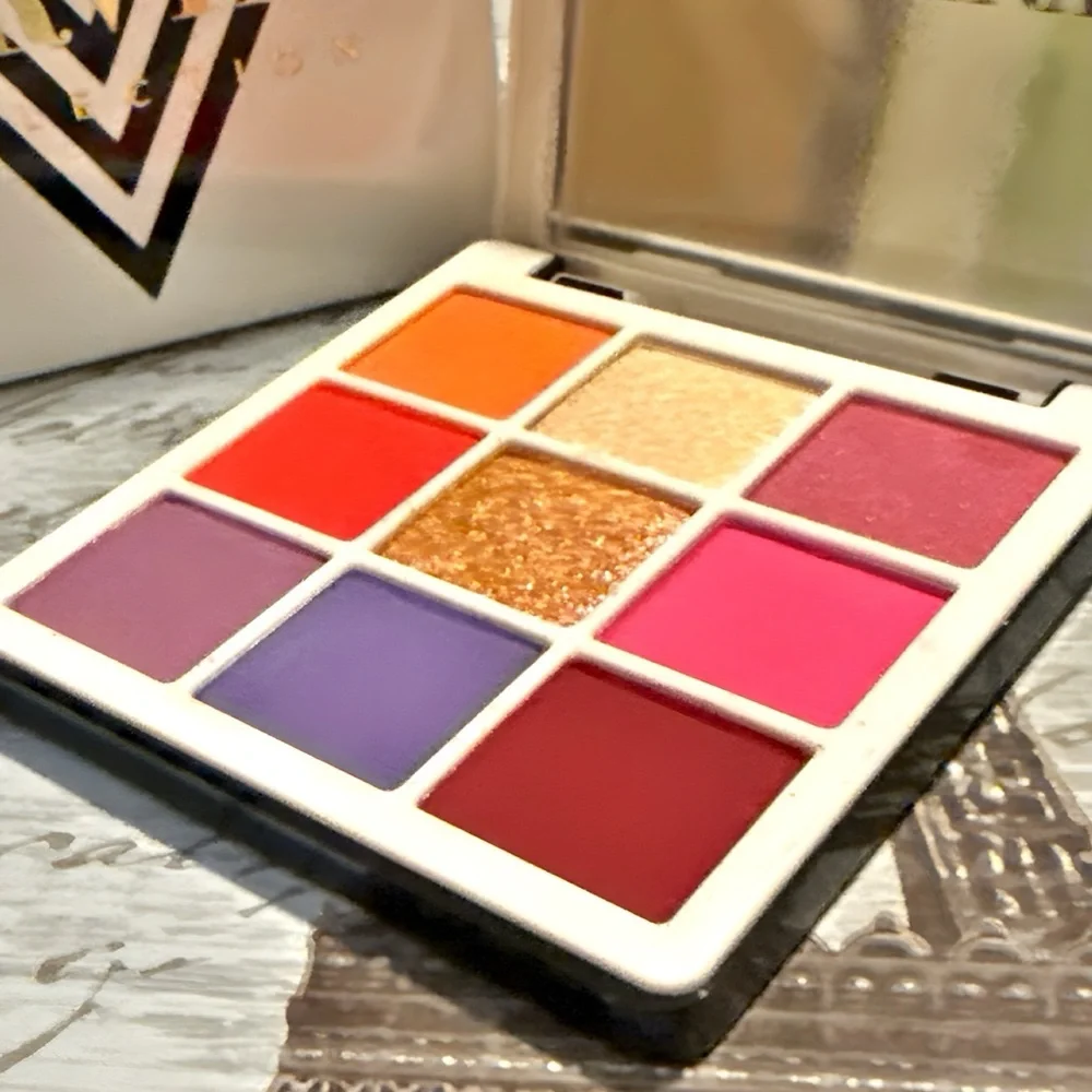 Anastasia Norvina MiniPro Pigment Palette Volume 1 Vibrant Eyeshadow Palette
